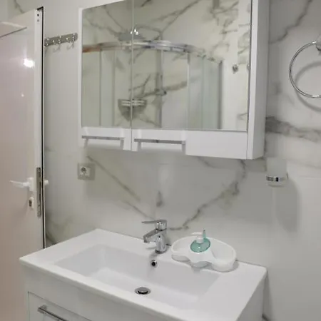 Melinda 2 Bedroom Appartamento Golem (Tirana)